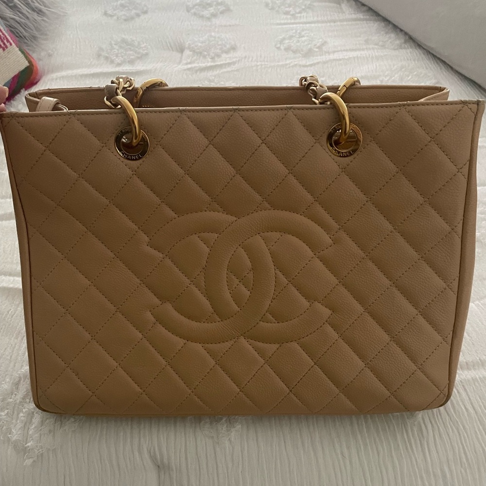 Chanel tote